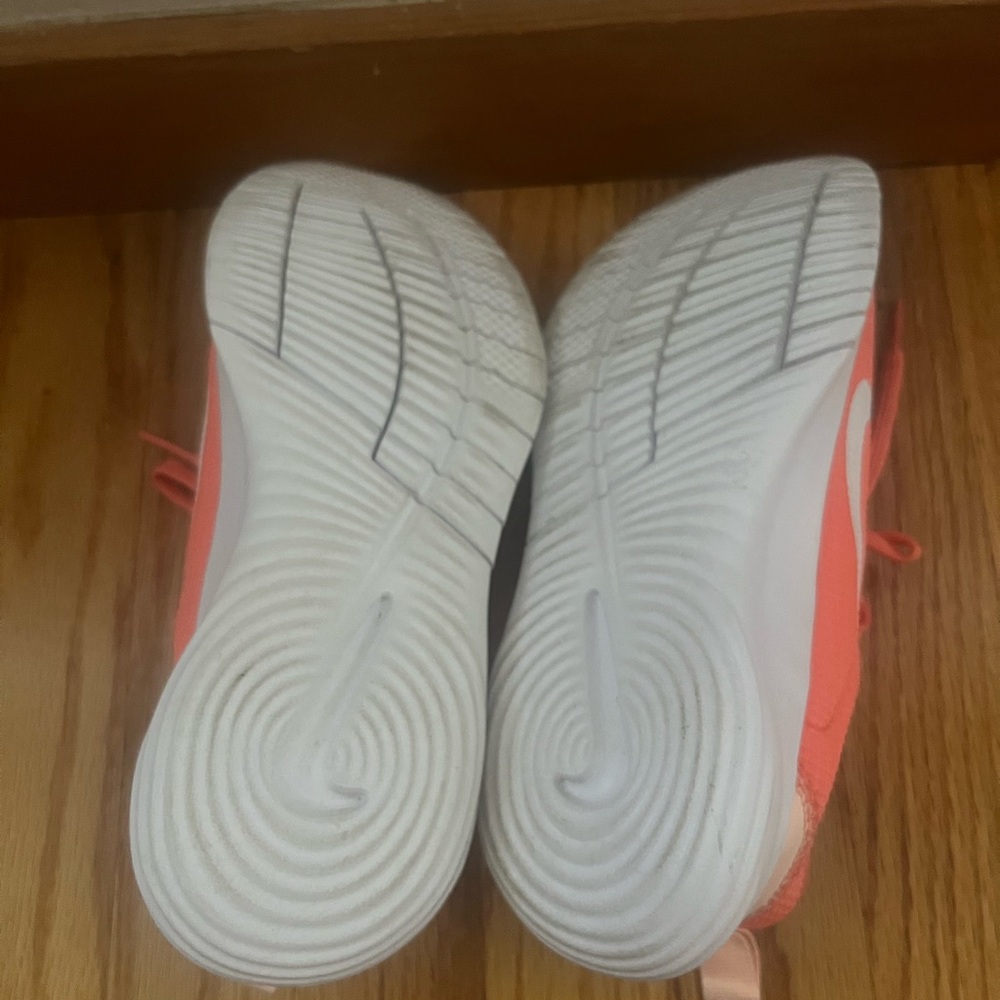 Nike Flex Experience Run 12
Women's Road Running Shoes, Size 7 - Picture 5 of 5
